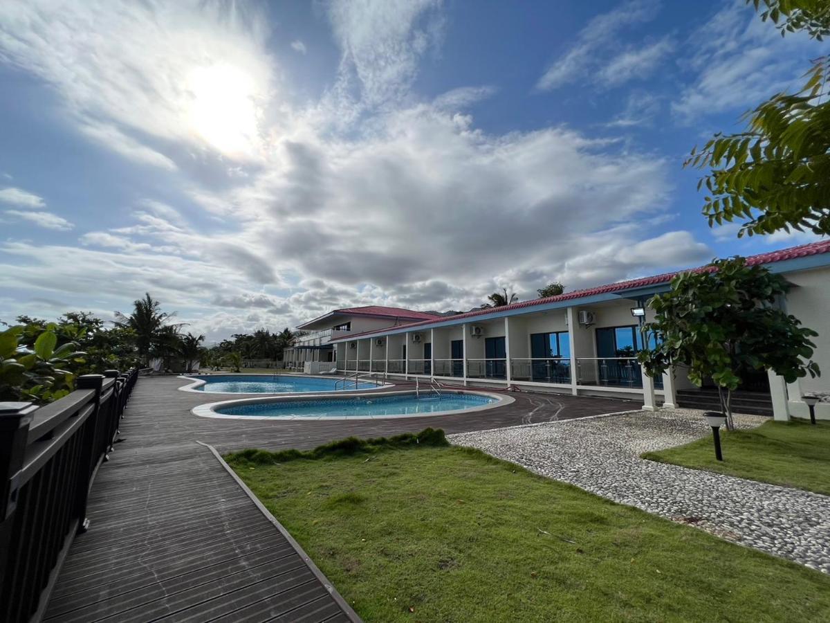 W Golf Resort Oslob Esterno foto