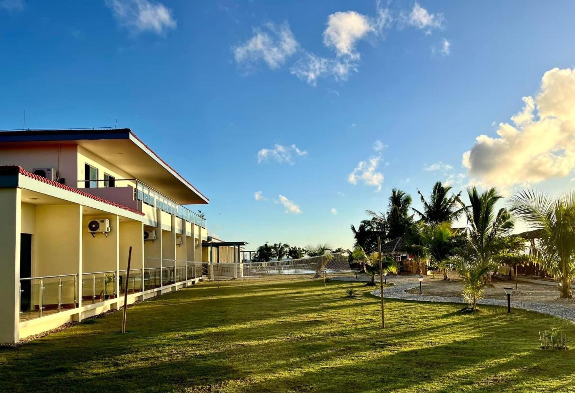 W Golf Resort Oslob Esterno foto
