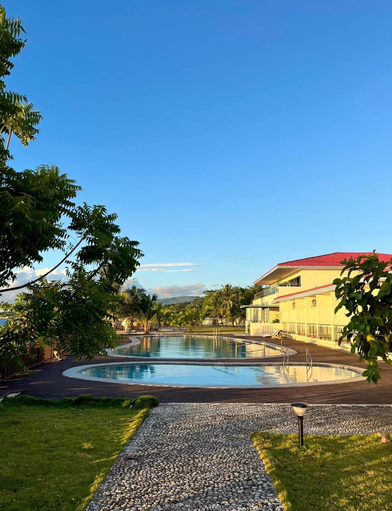 W Golf Resort Oslob Esterno foto
