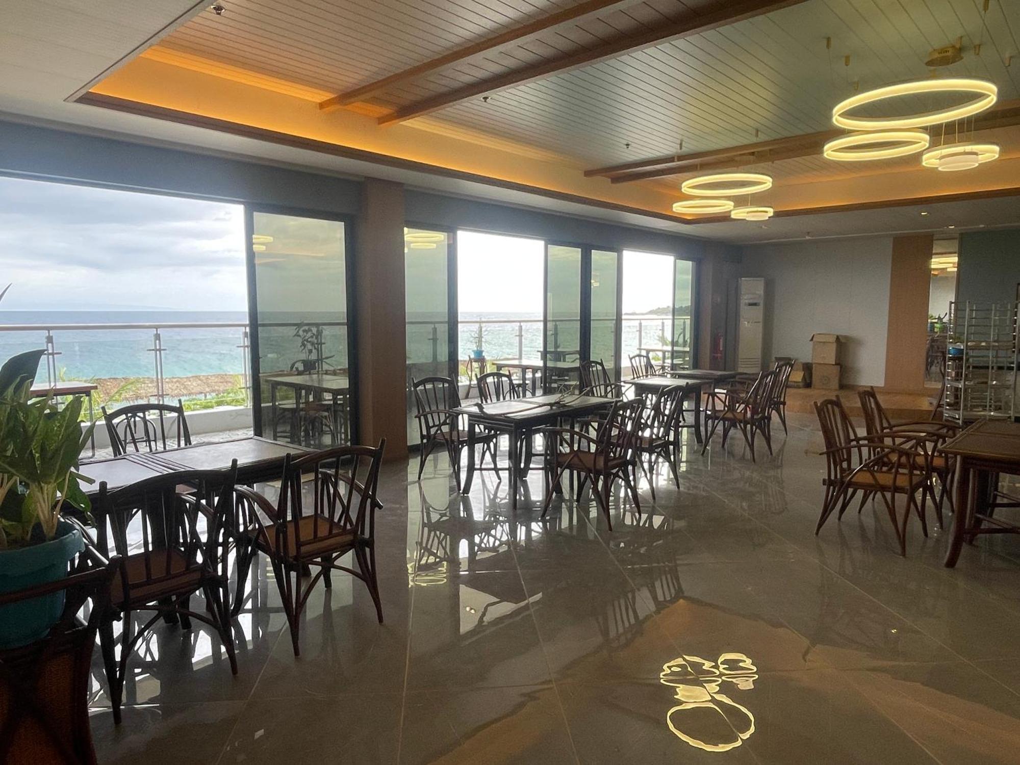 W Golf Resort Oslob Esterno foto