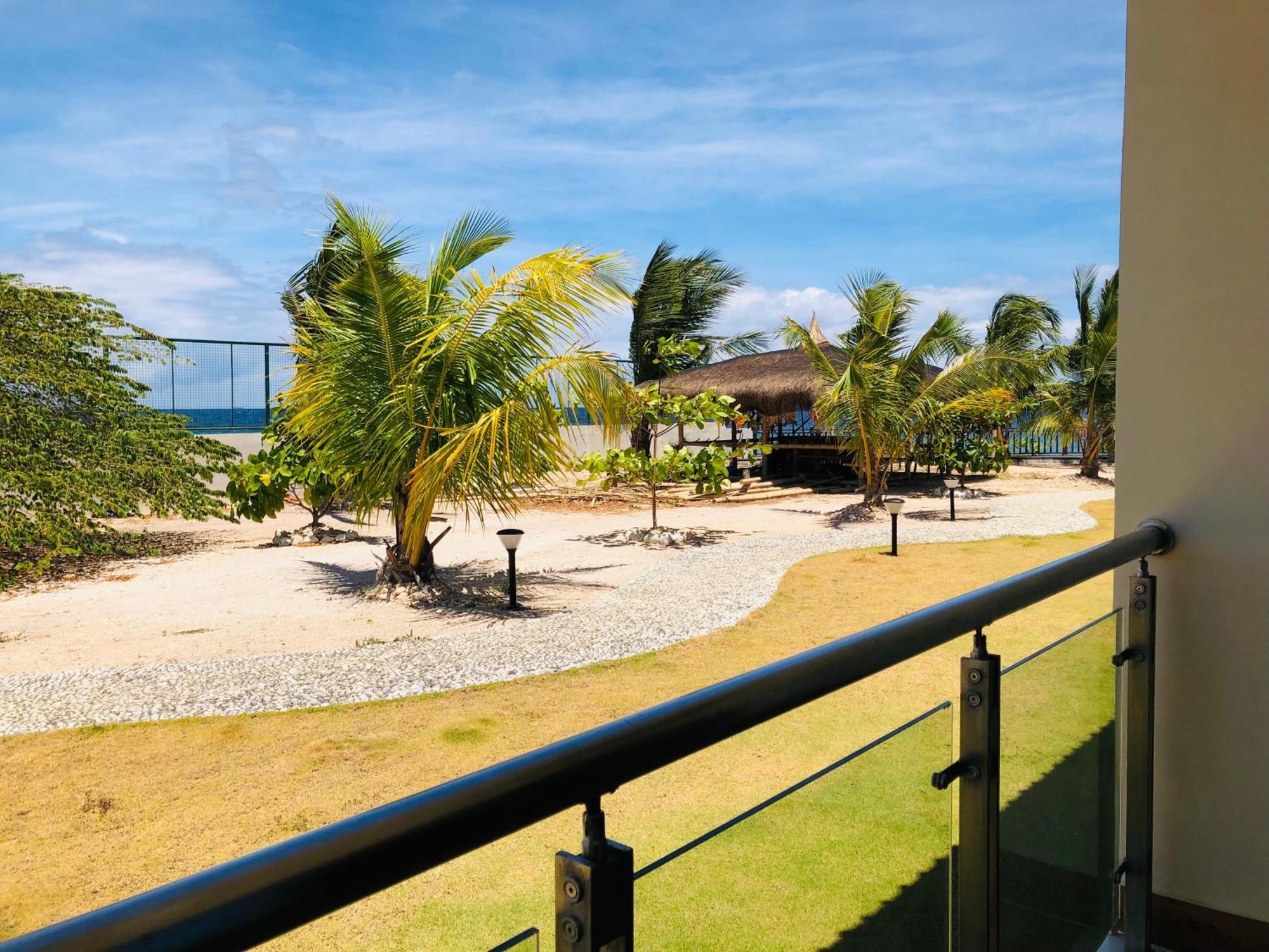 W Golf Resort Oslob Esterno foto