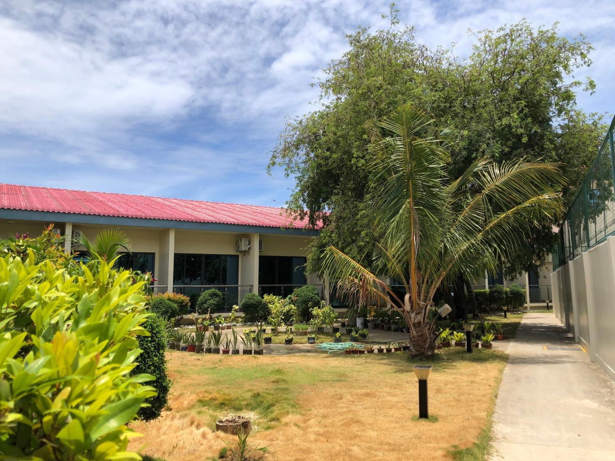 W Golf Resort Oslob Esterno foto
